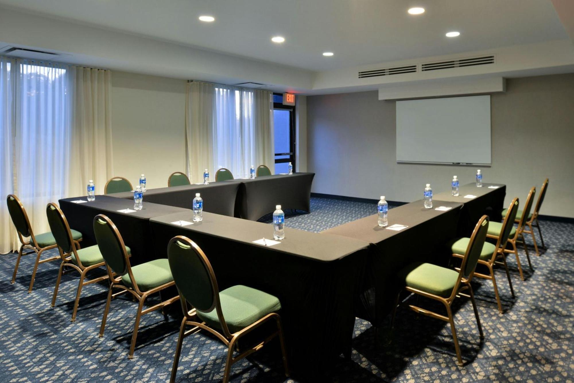 Courtyard By Marriott Harrisburg Hershey Exteriér fotografie