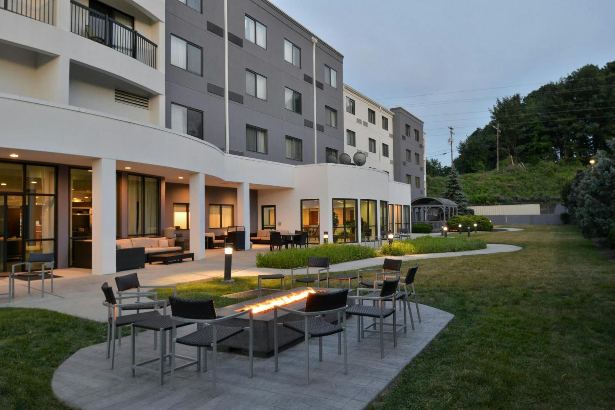 Courtyard By Marriott Harrisburg Hershey Exteriér fotografie