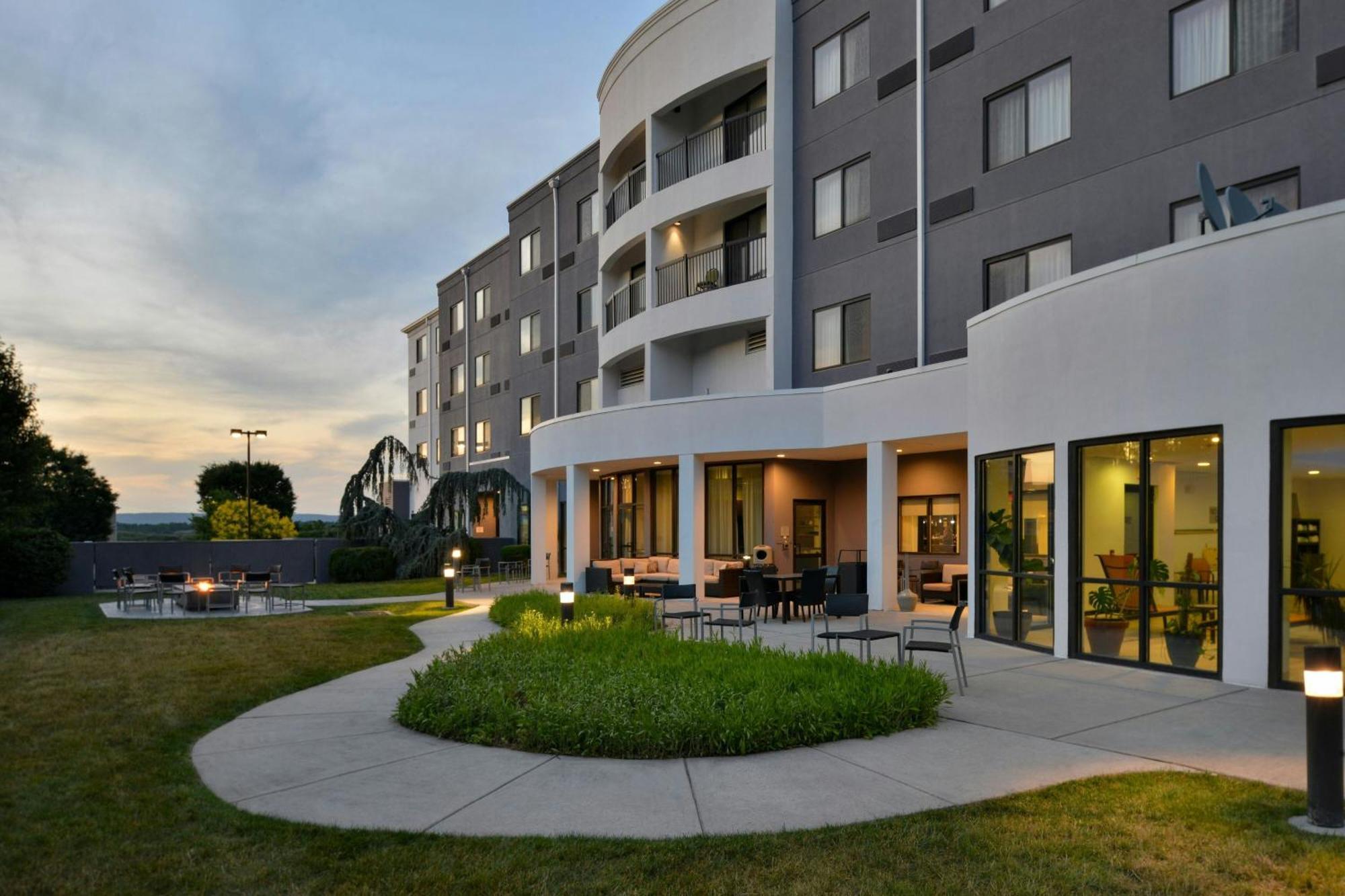 Courtyard By Marriott Harrisburg Hershey Exteriér fotografie